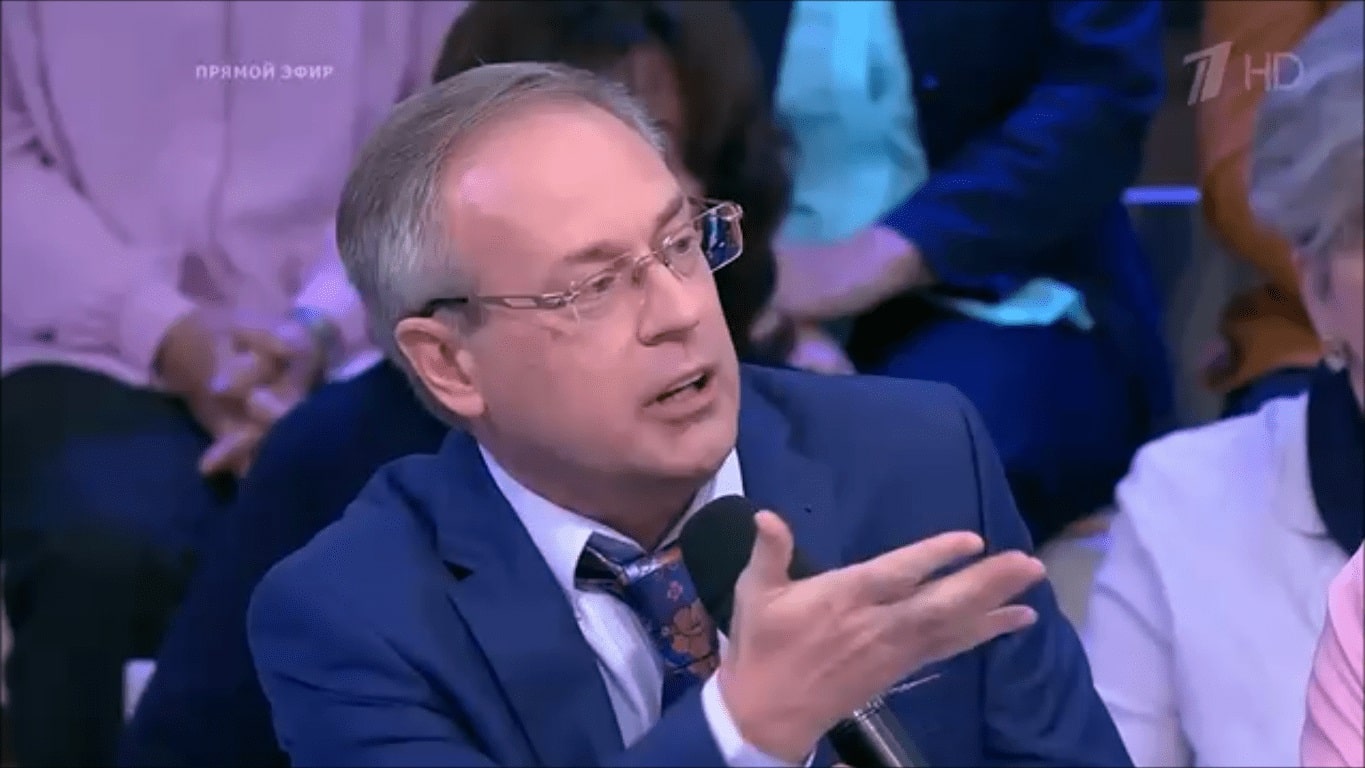 21 Евгений Змиев эксперт ТВ кандидат экономических наук Первый канал ток-шоу Время Покажет